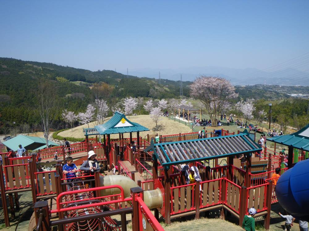 親子で小田原へ遊びに行こう 小田原のおすすめ遊び場3選 県立公園 わんぱくらんど あそびパークplus 神奈川イベントプラス 親子で楽しいお得な週末お出かけ情報